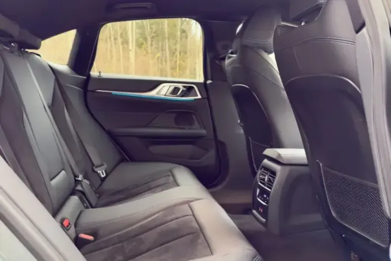 BMW 420d (Seria 4) din 2023 cu 35.700 km - oferta BMW204667 - foto 19