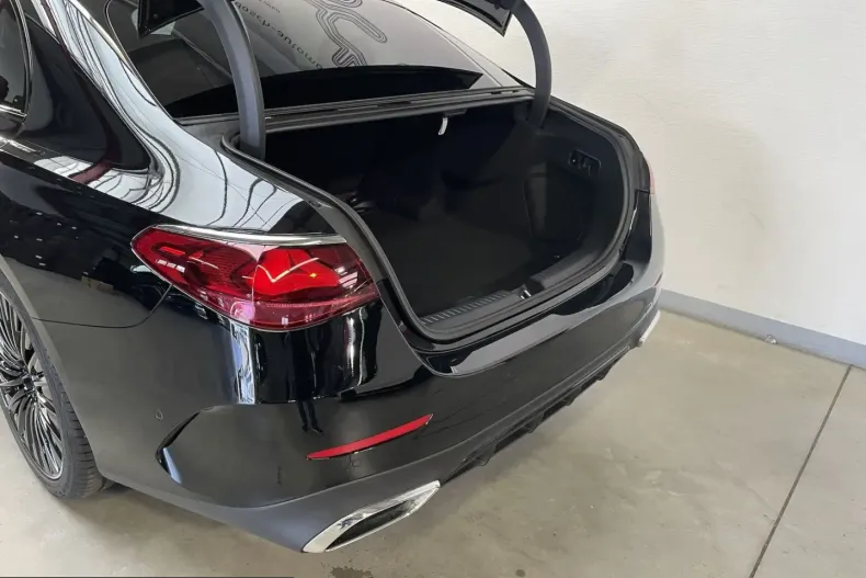 Mercedes-Benz E 200 (Clasa E) din 2025 cu 23.654 km - oferta MER204679 - foto 12