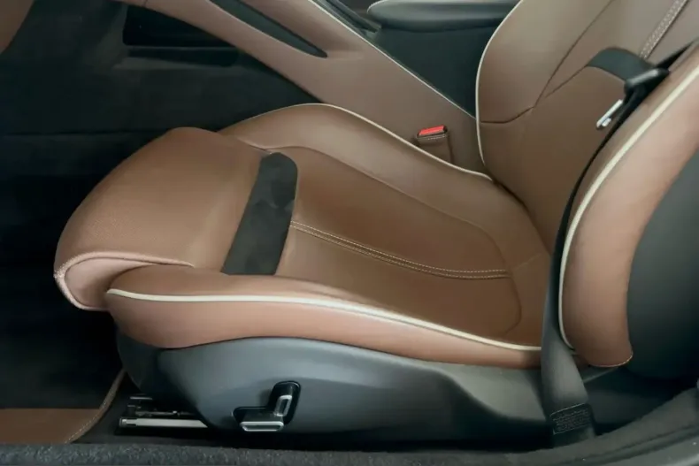 Ferrari Roma din 2022 cu 7.990 km - oferta FER204686 - foto 18