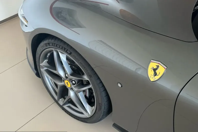 Ferrari Roma din 2022 cu 7.990 km - oferta FER204686 - foto 22