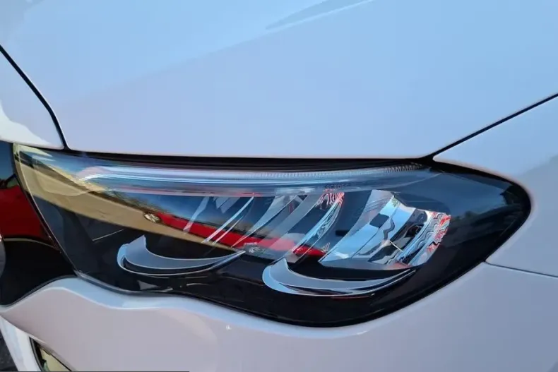 Mercedes-Benz E 200 (Clasa E) din 2025 cu 11.880 km - oferta MER204699 - foto 12