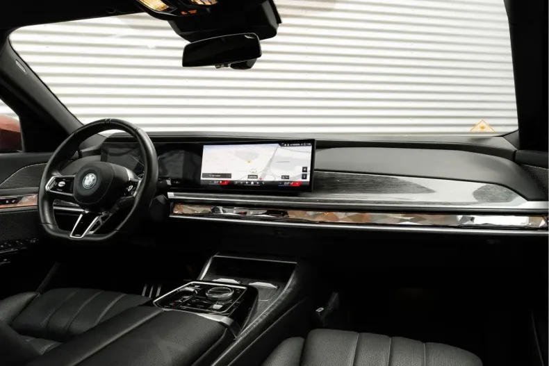 BMW i7 (Seria 7) din 2024 cu 39.903 km - oferta BMW204702 - foto 4