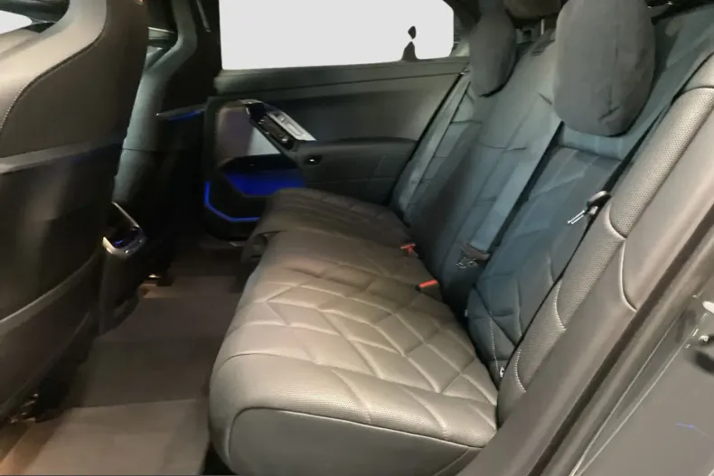 BMW i7 (Seria 7) din 2023 cu 42.851 km - oferta BMW204703 - foto 9