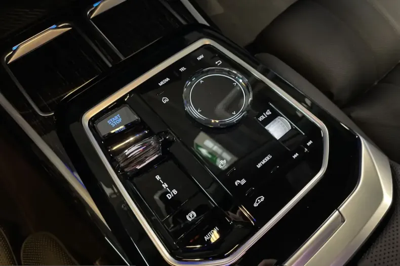 BMW i7 (Seria 7) din 2023 cu 42.851 km - oferta BMW204703 - foto 13