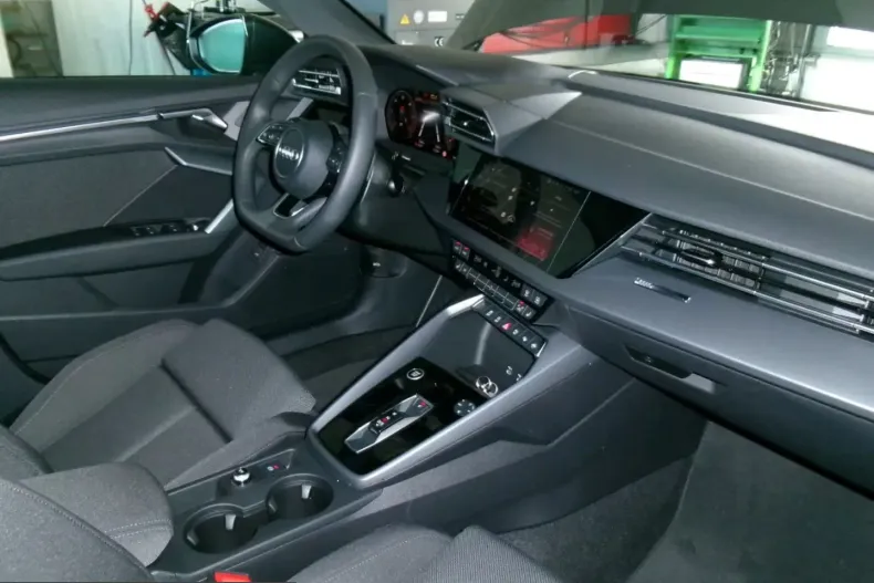 Audi A3 din 2025 cu 250 km - oferta AUD204711 - foto 8