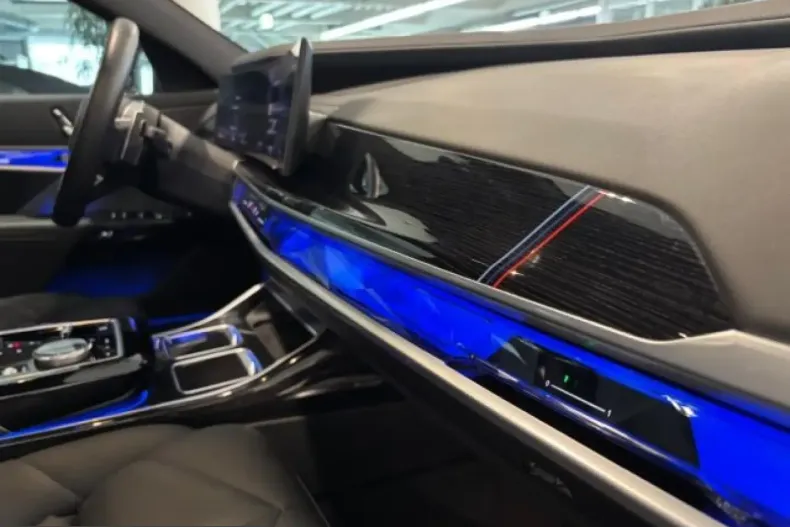 BMW 740 (Seria 7) din 2025 cu 24.095 km - oferta BMW204715 - foto 14