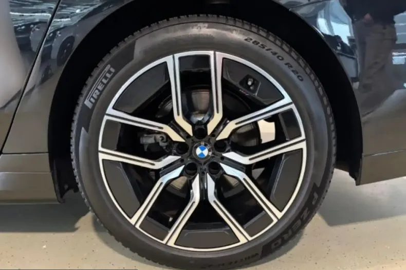 BMW 740 (Seria 7) din 2025 cu 24.095 km - oferta BMW204715 - foto 20