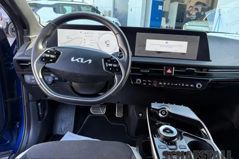 Kia EV6 din 2023 cu 44.975 km - oferta KIA204720 - foto 11