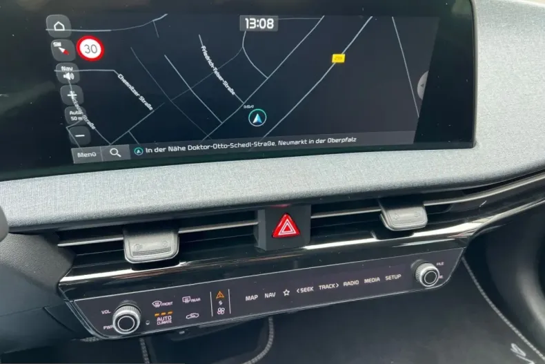 Kia EV6 din 2023 cu 29.800 km - oferta KIA204721 - foto 13