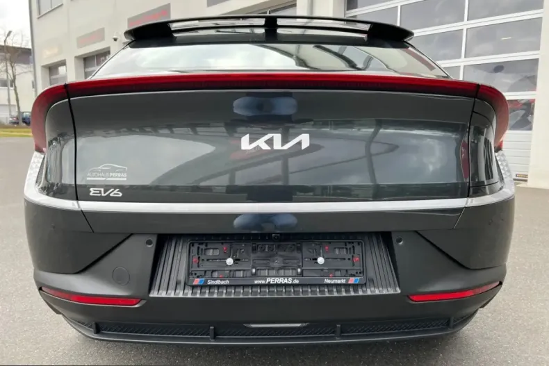 Kia EV6 din 2023 cu 29.800 km - oferta KIA204721 - foto 18