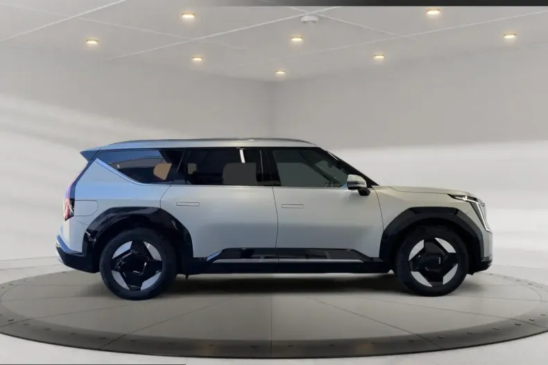 Kia EV9 din 2024 cu 19.390 km - oferta KIA204729 - foto 6