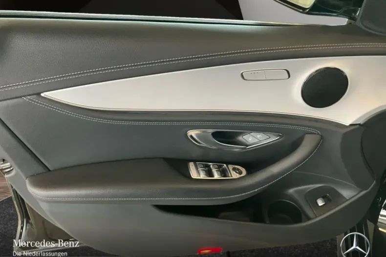 Mercedes-Benz E 300 (Clasa E) din 2022 cu 89.109 km - oferta MER204762 - foto 14