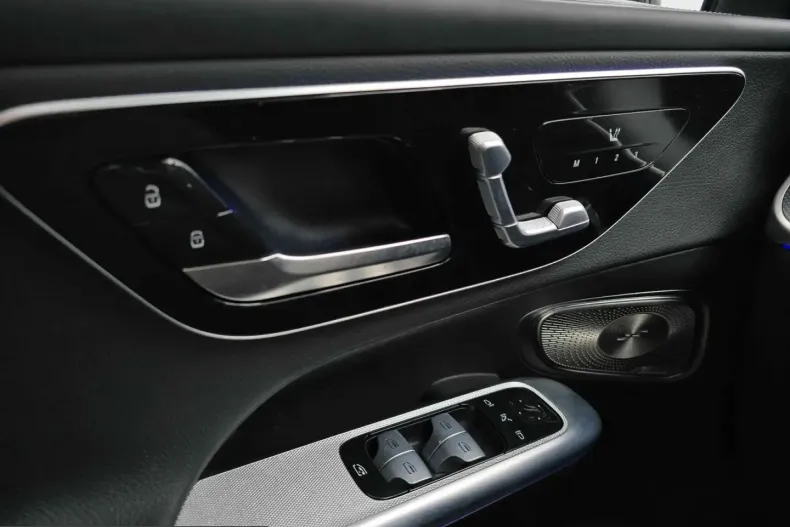 Mercedes-Benz GLC 300 (Clasa GLC) din 2023 cu 59.380 km - oferta MER204766 - foto 17