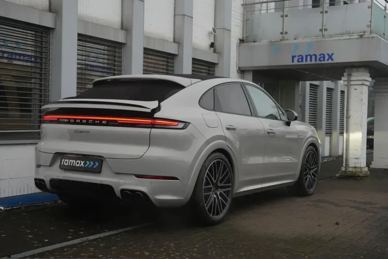 Porsche Cayenne din 2024 cu 16.000 km - oferta POR204774 - foto 8