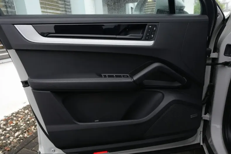 Porsche Cayenne din 2024 cu 16.000 km - oferta POR204774 - foto 38