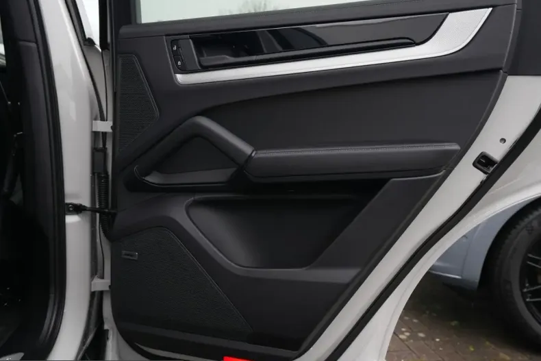 Porsche Cayenne din 2024 cu 16.000 km - oferta POR204774 - foto 43