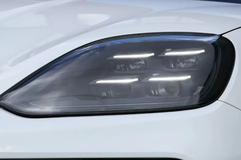 Porsche Cayenne din 2024 cu 33.800 km - oferta POR204775 - foto 7