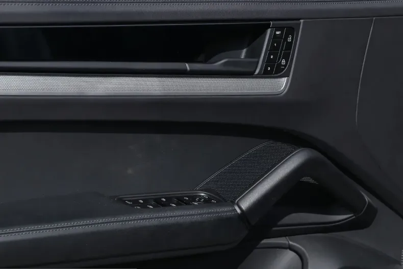 Porsche Cayenne din 2024 cu 33.800 km - oferta POR204775 - foto 24