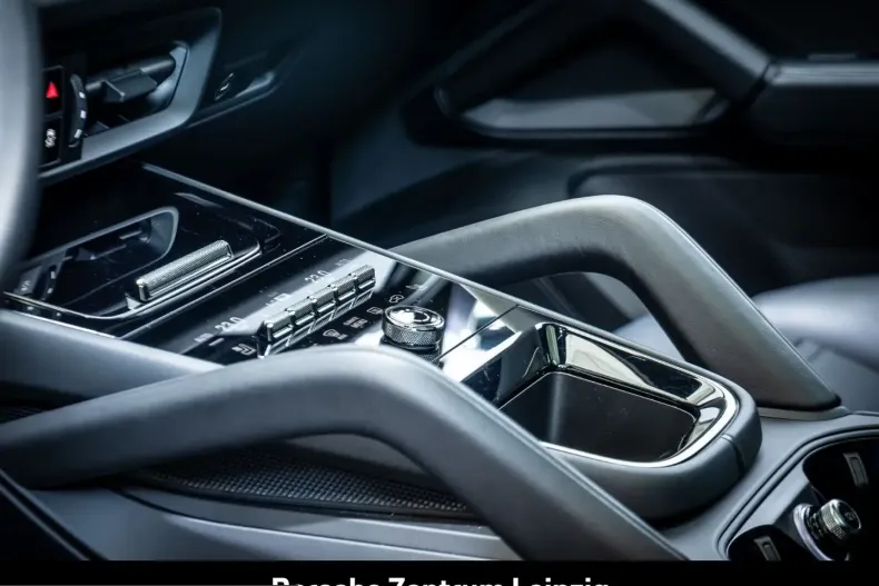 Porsche Cayenne din 2024 cu 44.650 km - oferta POR204778 - foto 30