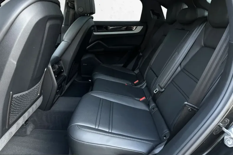 Porsche Cayenne din 2024 cu 34.700 km - oferta POR204785 - foto 8