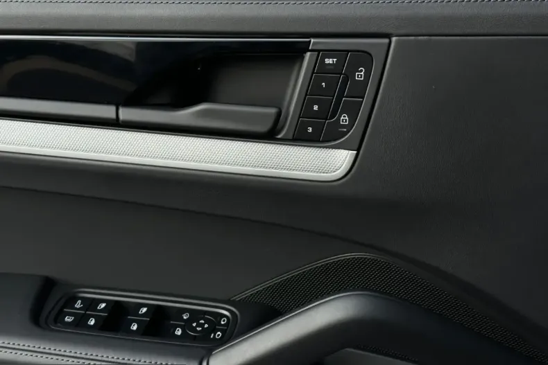 Porsche Cayenne din 2024 cu 34.700 km - oferta POR204785 - foto 23