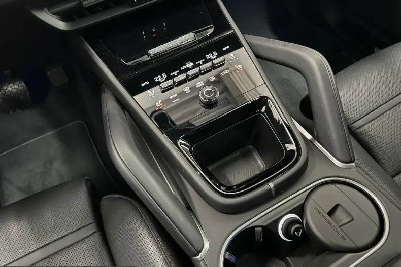 Porsche Cayenne din 2024 cu 9.300 km - oferta POR204788 - foto 23