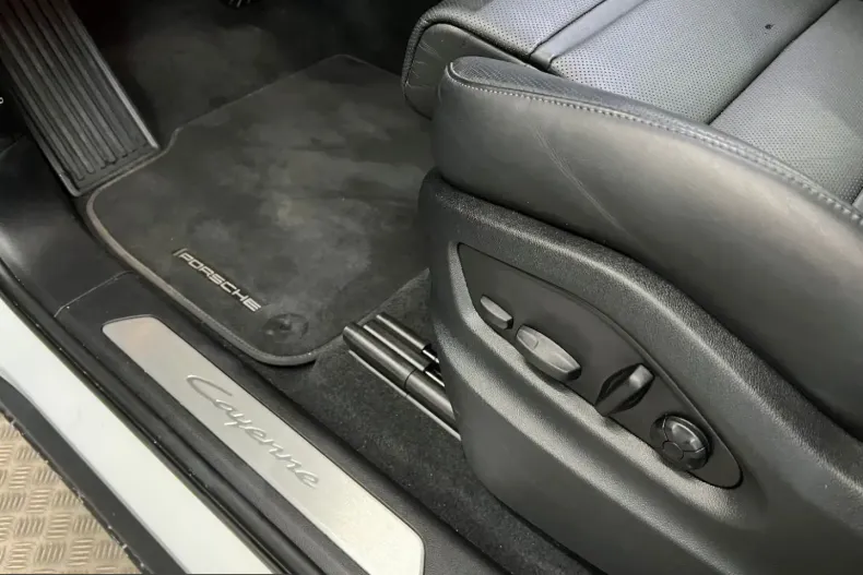 Porsche Cayenne din 2024 cu 9.300 km - oferta POR204788 - foto 25