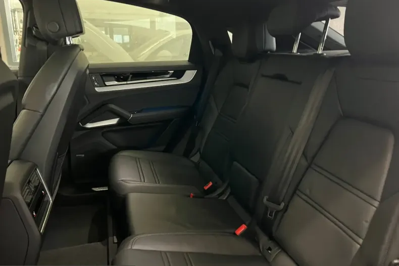 Porsche Cayenne din 2024 cu 9.300 km - oferta POR204788 - foto 26