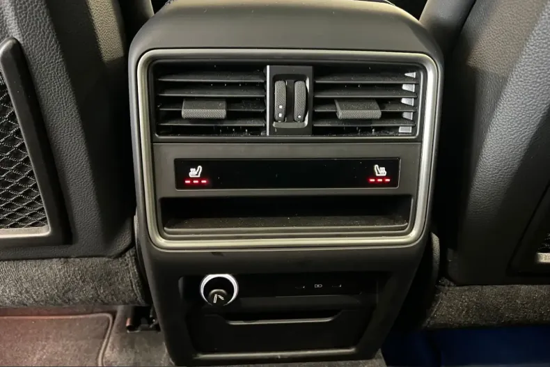 Porsche Cayenne din 2024 cu 9.300 km - oferta POR204788 - foto 27