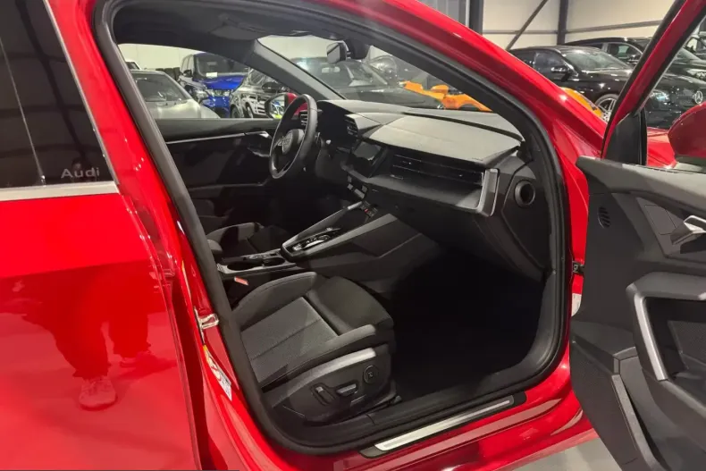 Audi A3 din 2025 cu 9.900 km - oferta AUD204790 - foto 21