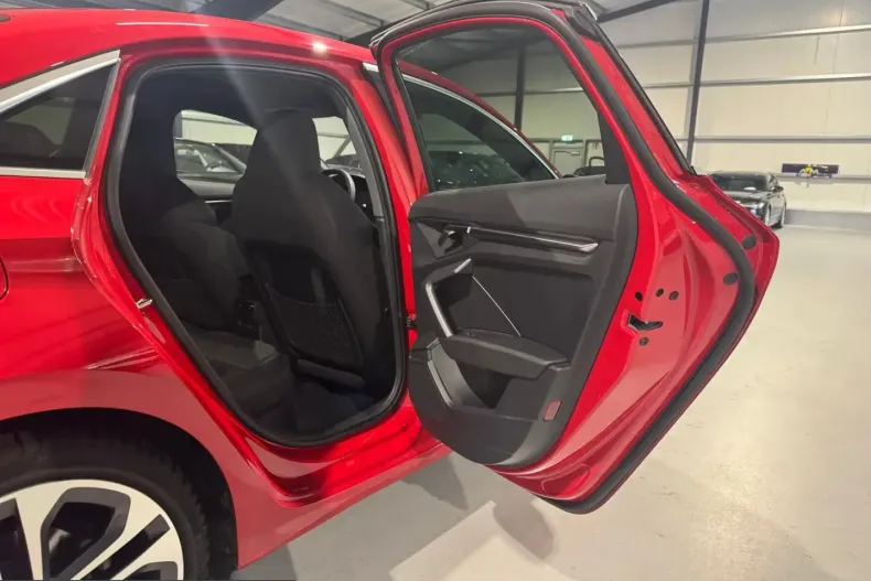 Audi A3 din 2025 cu 9.900 km - oferta AUD204790 - foto 23