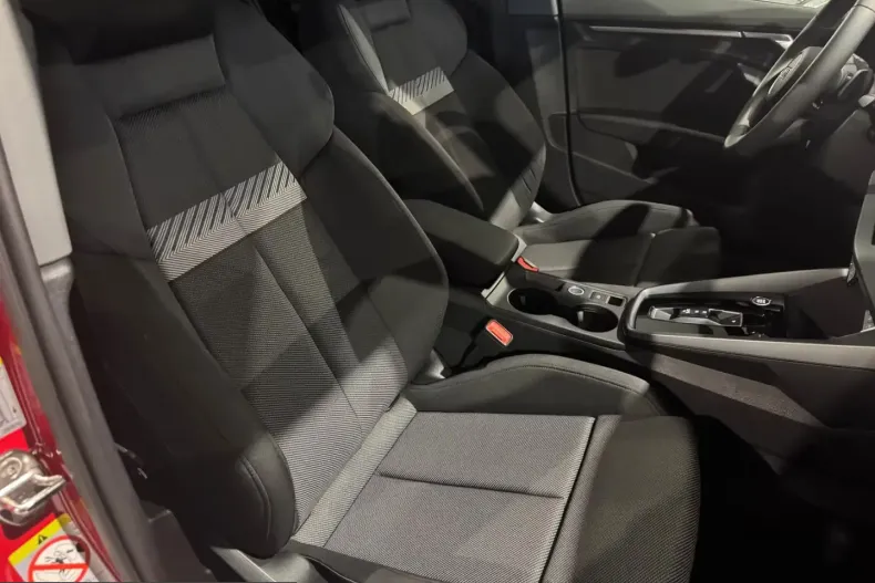 Audi A3 din 2025 cu 9.900 km - oferta AUD204790 - foto 24