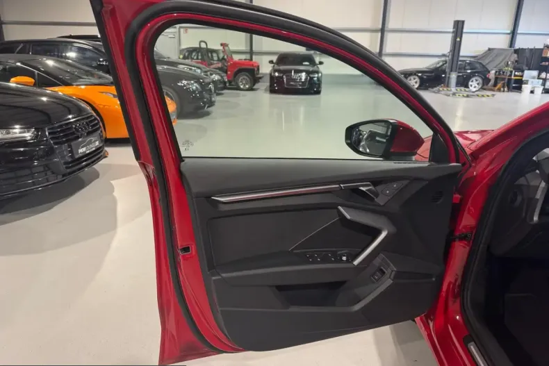 Audi A3 din 2025 cu 9.900 km - oferta AUD204790 - foto 30