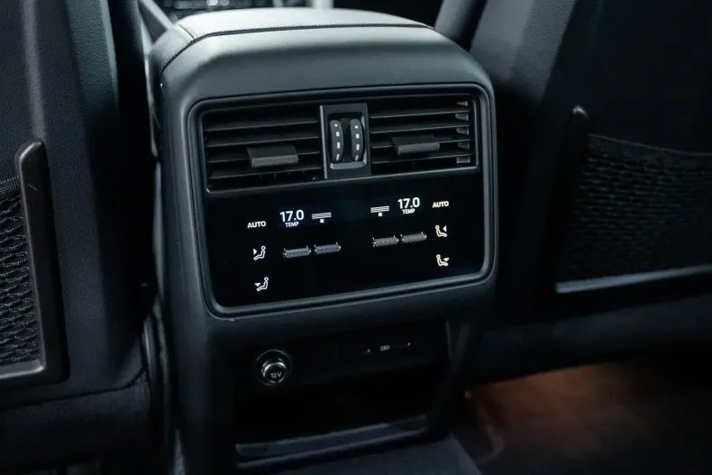 Porsche Cayenne din 2023 cu 61.514 km - oferta POR204793 - foto 28