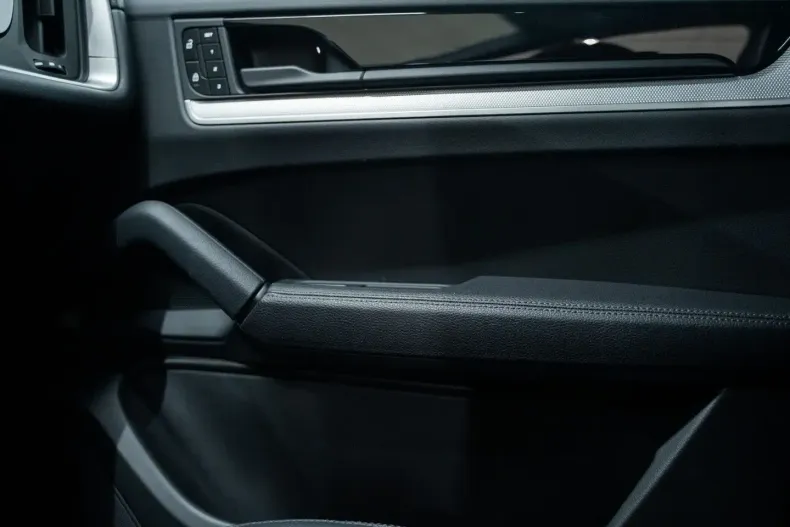 Porsche Cayenne din 2023 cu 61.514 km - oferta POR204793 - foto 43