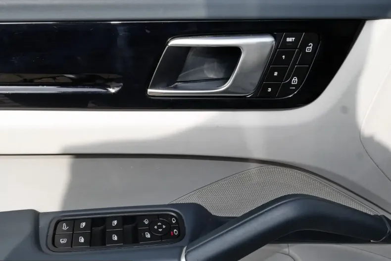 Porsche Cayenne din 2022 cu 33.430 km - oferta POR204794 - foto 19