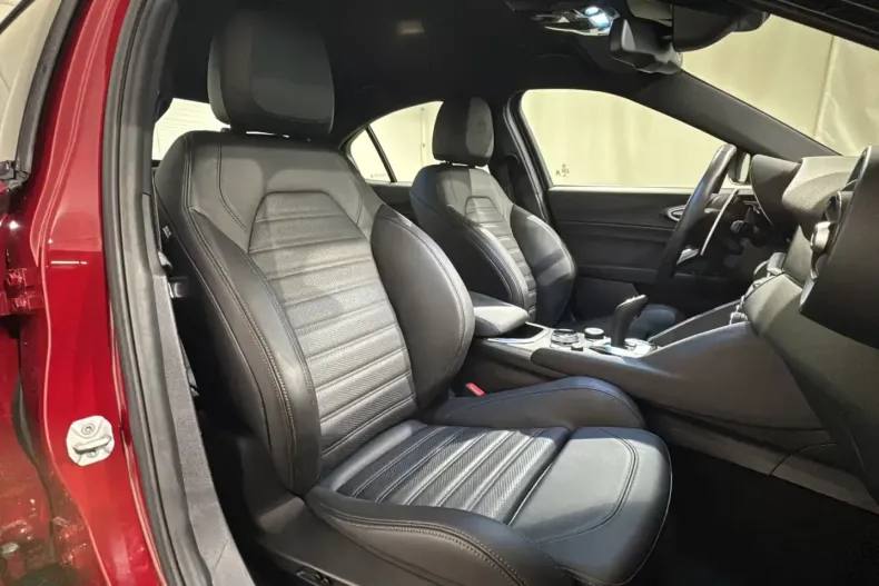 Alfa Romeo Giulia din 2023 cu 9.990 km - oferta ALF204800 - foto 10