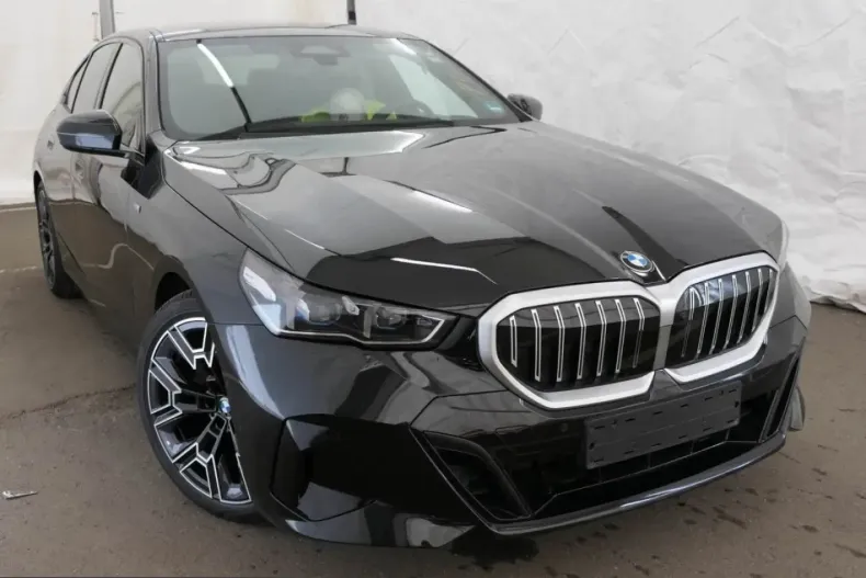 BMW 520 (Seria 5) din 2025 cu 30.424 km - oferta BMW204801 - foto 1