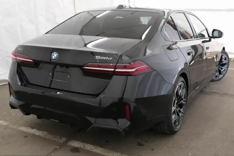 BMW 520 (Seria 5) din 2025 cu 30.424 km - oferta BMW204801 - foto 3