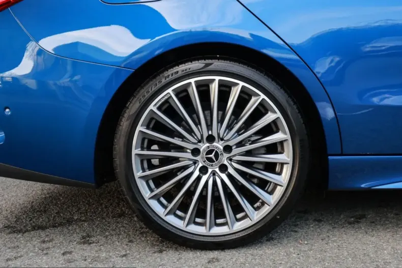 Mercedes-Benz C 220 (Clasa C) din 2024 cu 5.419 km - oferta MER204805 - foto 5