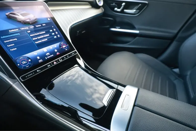 Mercedes-Benz C 220 (Clasa C) din 2024 cu 5.419 km - oferta MER204805 - foto 12