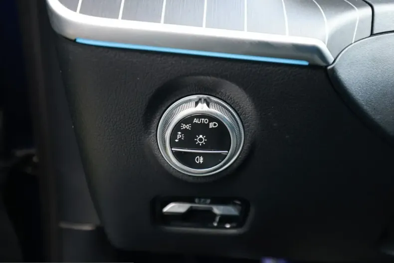 Mercedes-Benz C 220 (Clasa C) din 2024 cu 5.419 km - oferta MER204805 - foto 19