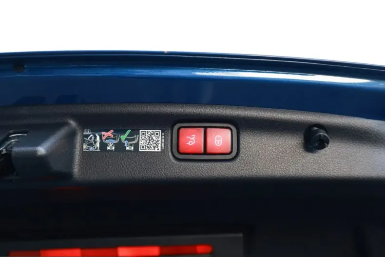 Mercedes-Benz C 220 (Clasa C) din 2024 cu 5.419 km - oferta MER204805 - foto 22