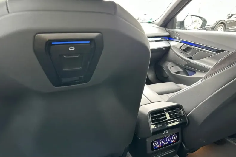 BMW i5 (Seria 5) din 2024 cu 46.600 km - oferta BMW204809 - foto 21