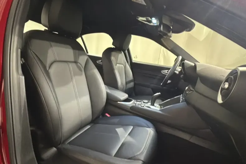 Alfa Romeo Giulia din 2023 cu 5.220 km - oferta ALF204810 - foto 13