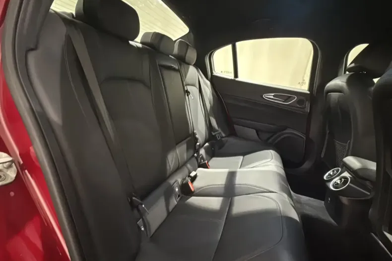 Alfa Romeo Giulia din 2023 cu 5.220 km - oferta ALF204810 - foto 14