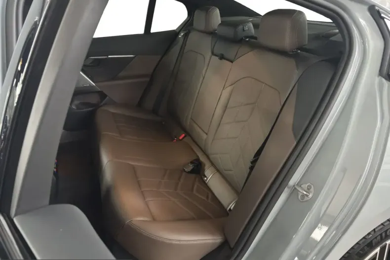 BMW i5 (Seria 5) din 2024 cu 66.649 km - oferta BMW204811 - foto 10