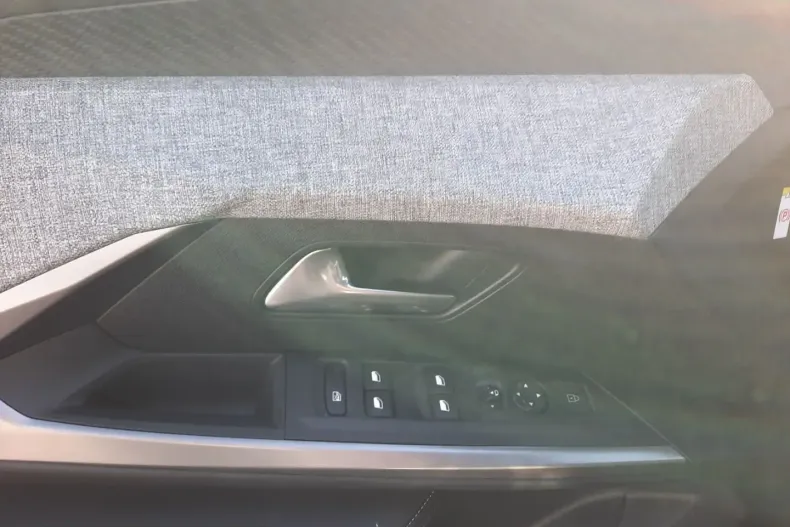 Peugeot 5008 din 2025 cu 45.075 km - oferta PEU204831 - foto 17