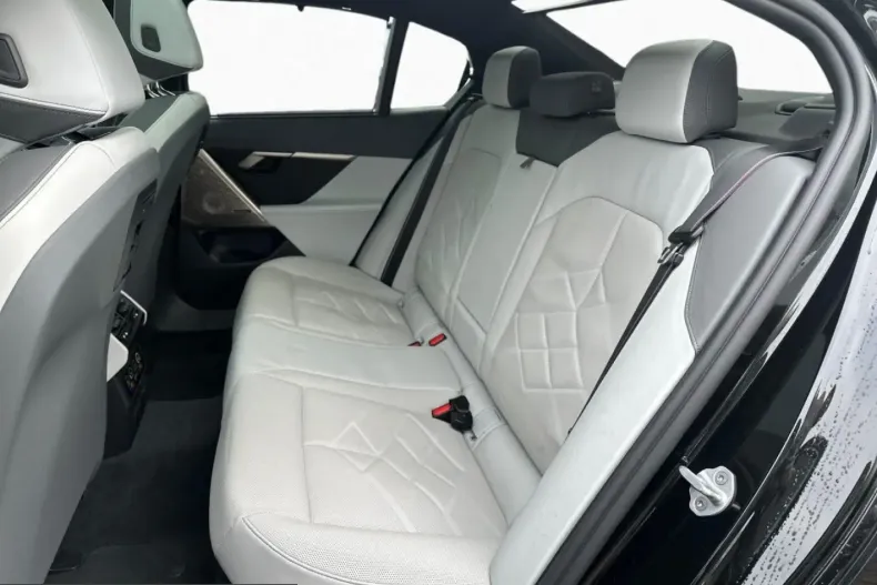 BMW 550 (Seria 5) din 2024 cu 59.091 km - oferta BMW204840 - foto 8