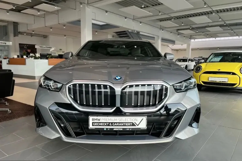 BMW 550 (Seria 5) din 2024 cu 26.532 km - oferta BMW204844 - foto 1